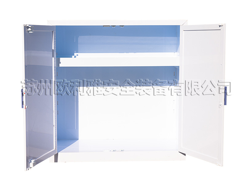 酸碱柜30加仑打开